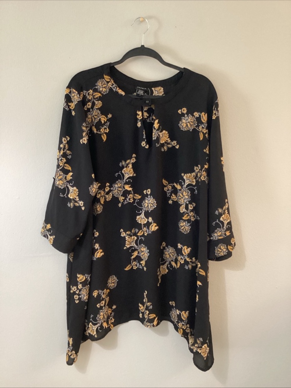 torrid Black Floral Tie-Neck Tunic with Gold Accents